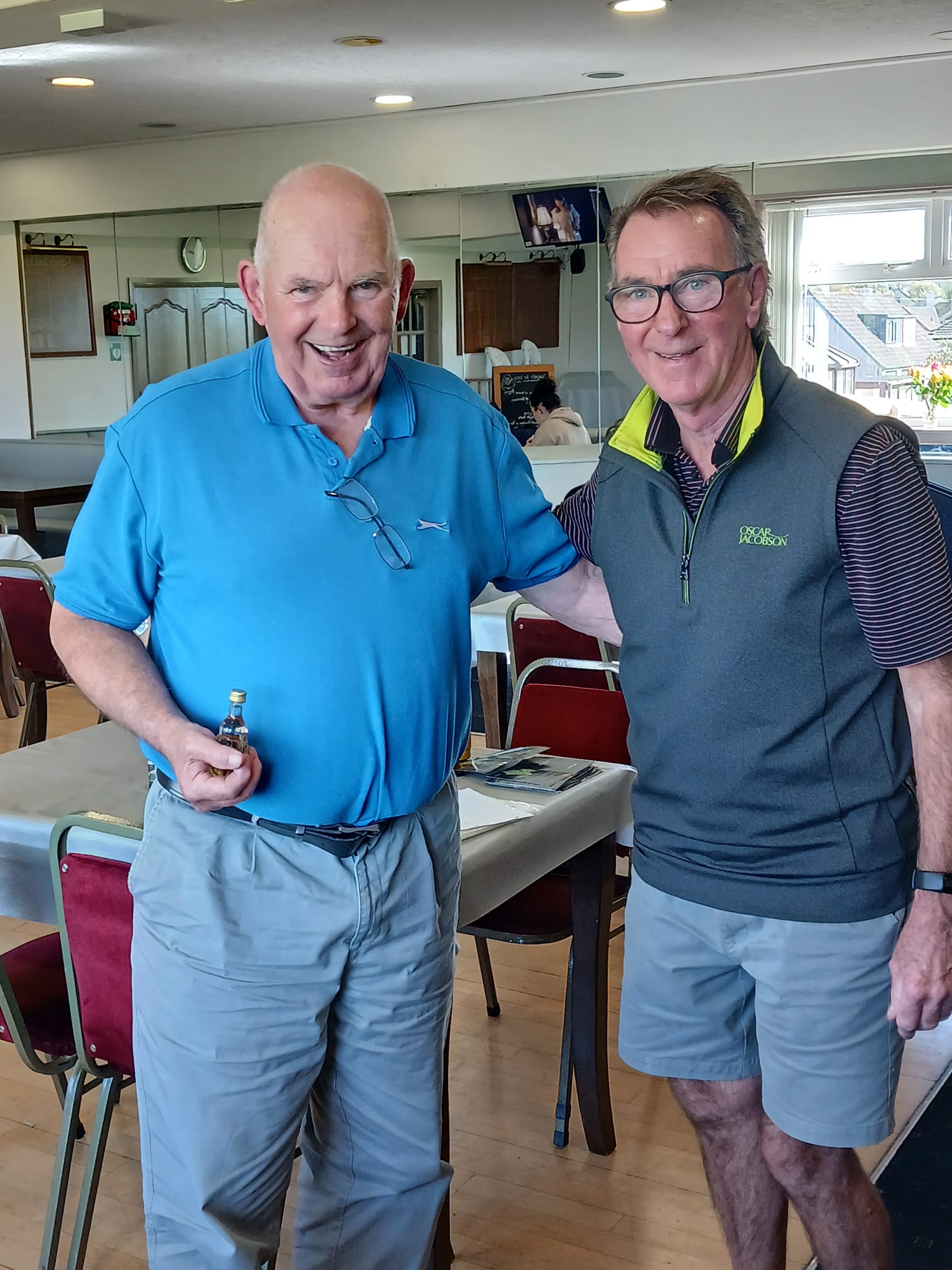Falkland Seniors outing to Lochgelly